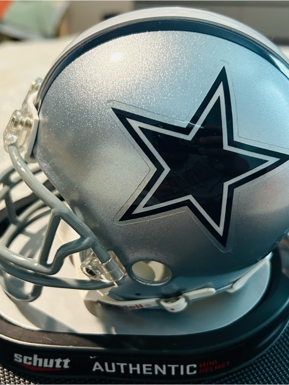 Dallas Cowboys Mini Helmet Signed by Ernie Mills - Picture 4 of 6